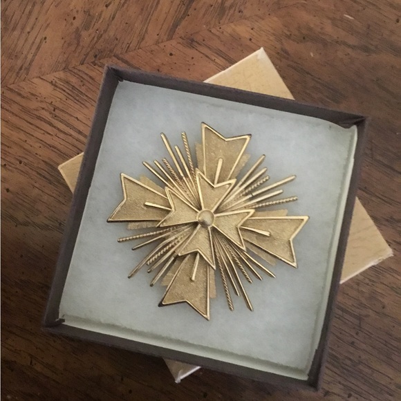 Monet Vintage Gold Maltese Cross Medallion Brooch Pin - Picture 1 of 2